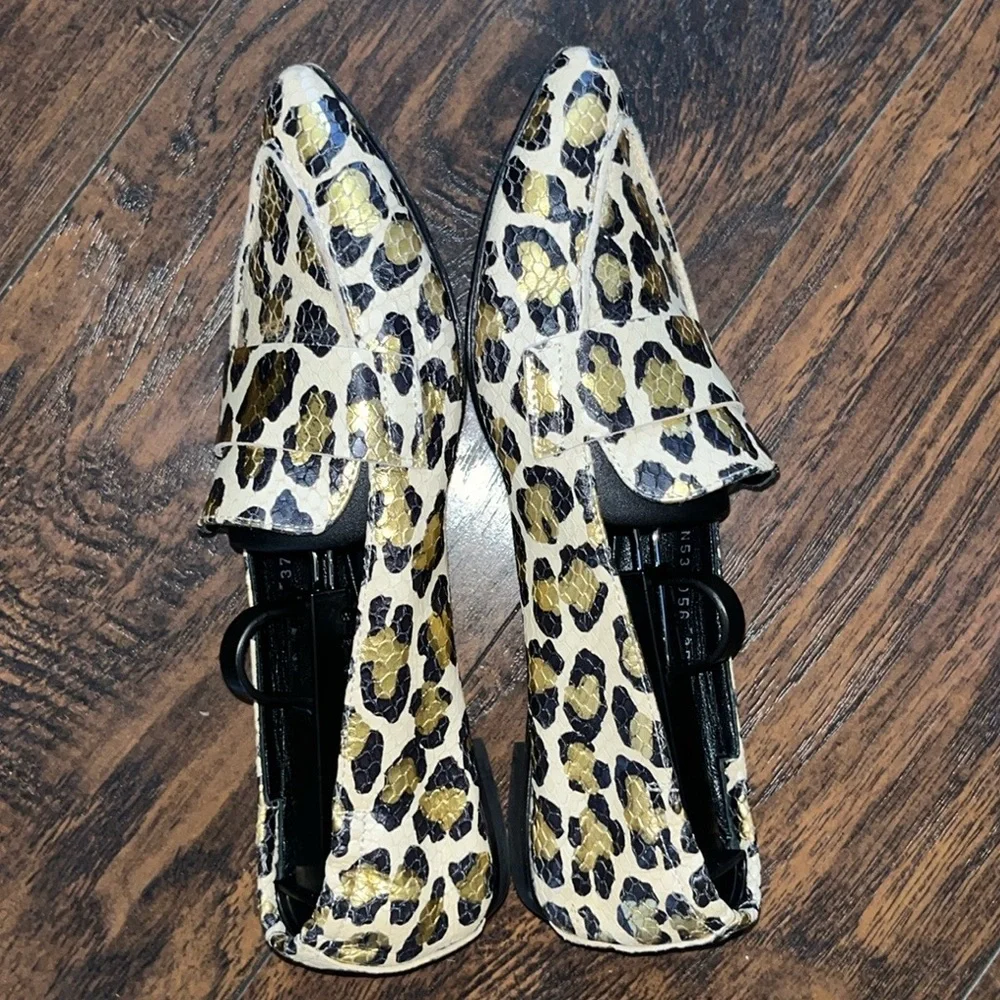 Flats - Picture 6 of 10